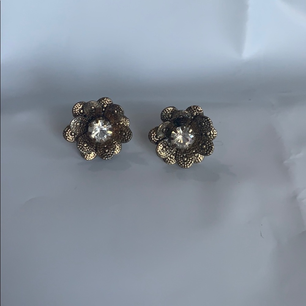 Decorative Flower stud earrings